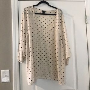 White with black polka dots 3/4 sleeve blouse